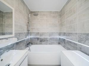 Prodej bytu 3+1, Karviná, Bratr. Veverkových, 74 m2