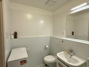 Pronájem bytu 1+kk, Praha - Stodůlky, Holýšovská, 36 m2