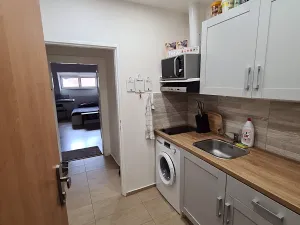 Pronájem bytu 1+kk, Praha - Smíchov, Radlická, 32 m2