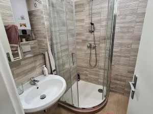 Pronájem bytu 1+kk, Praha - Smíchov, Radlická, 32 m2