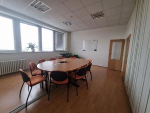 Pronájem kanceláře, Praha - Čakovice, Oderská, 86 m2