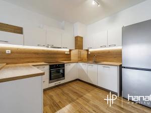 Pronájem bytu 2+kk, Olomouc, Edvarda Beneše, 82 m2