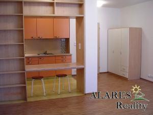 Pronájem bytu 1+kk, Praha - Prosek, Prosecká, 40 m2