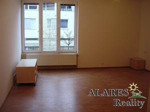 Pronájem bytu 1+kk, Praha - Prosek, Prosecká, 40 m2
