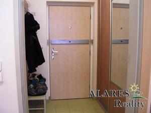 Pronájem bytu 1+kk, Praha - Prosek, Prosecká, 40 m2