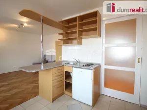 Pronájem bytu 1+kk, Praha - Smíchov, Ke Koulce, 30 m2