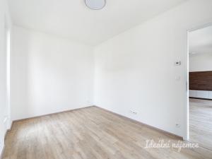 Pronájem bytu 3+kk, Praha - Hloubětín, Domalípova, 89 m2