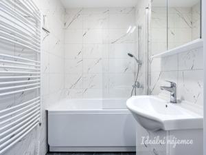 Pronájem bytu 3+1, Praha - Hlubočepy, Peškova, 76 m2