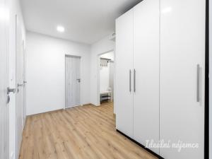 Pronájem bytu 3+1, Praha - Hlubočepy, Peškova, 76 m2