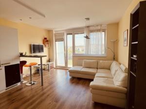 Pronájem bytu 2+kk, Praha - Motol, Jeřabinová, 44 m2