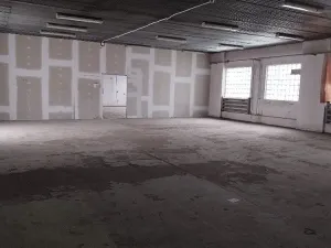 Pronájem obchodního prostoru, Hradec Králové, Vážní, 120 m2