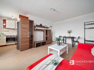 Prodej bytu 2+kk, Pardubice, Palackého třída, 49 m2