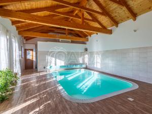 Prodej rodinného domu, Svárov, Na Stráni, 340 m2