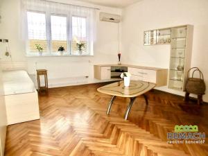 Pronájem bytu 1+1, Uherský Brod, Hradišťská, 38 m2