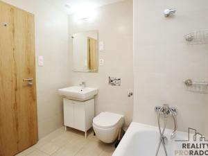Pronájem bytu 1+kk, Praha - Strašnice, Zvěřinova, 38 m2
