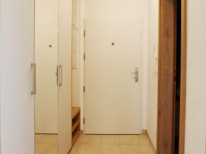 Pronájem bytu 1+kk, Praha - Strašnice, Zvěřinova, 38 m2