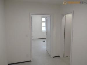 Pronájem obchodního prostoru, Olomouc, Opletalova, 85 m2