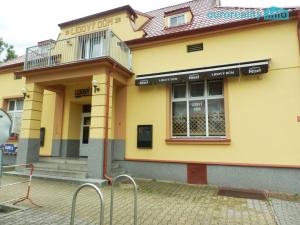 Pronájem restaurace, Praha, Toužimská, 395 m2