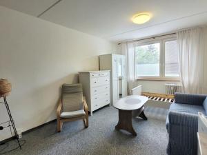 Pronájem bytu 1+kk, Praha - Modřany, Pirinská, 29 m2