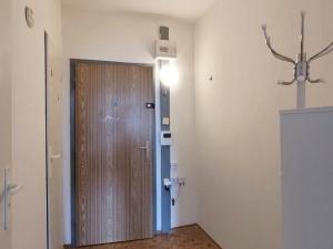 Pronájem bytu 1+kk, Praha - Modřany, Pirinská, 29 m2