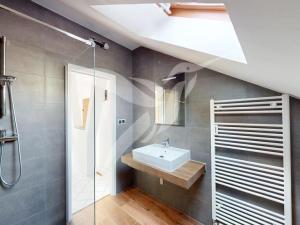 Pronájem bytu 3+1, Ostrov, Palackého, 86 m2