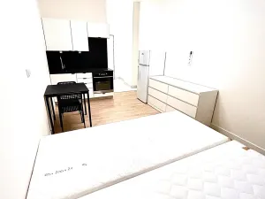 Pronájem bytu 1+kk, Praha - Vysočany, Poděbradská, 28 m2