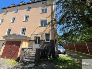 Prodej bytu 2+1, Karlovy Vary, Nejdecká, 61 m2