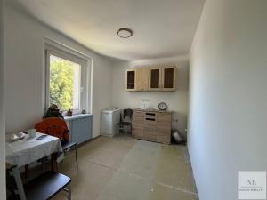 Prodej bytu 2+1, Karlovy Vary, Nejdecká, 61 m2