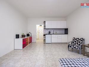 Prodej bytu 1+kk, Praha - Zbraslav, Spojařů, 32 m2