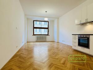 Pronájem bytu 1+kk, Praha, Sudoměřská, 35 m2