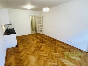 Pronájem bytu 1+kk, Praha, Sudoměřská, 35 m2