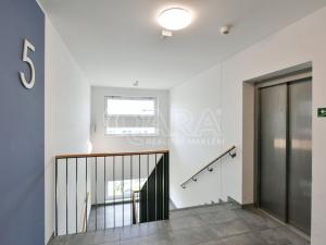 Pronájem bytu 1+kk, Praha - Uhříněves, Karla Guta, 34 m2