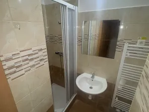 Pronájem bytu 3+1, Praha - Nové Město, Na Moráni, 61 m2