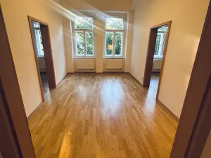 Pronájem bytu 3+1, Praha - Nové Město, Na Moráni, 61 m2