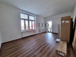 Prodej bytu 4+1, Opava - Předměstí, Zborovská, 104 m2