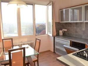 Pronájem bytu 2+1, Praha, Ruská, 63 m2