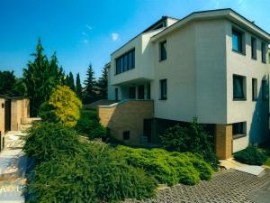Pronájem rodinného domu, Praha - Lhotka, Na dlouhé mezi, 436 m2