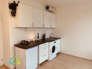Pronájem bytu 1+kk, Praha - Ďáblice, Křižanská, 25 m2