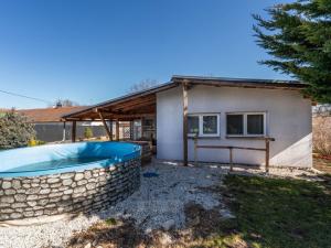 Prodej rodinného domu, Lišov - Dolní Slověnice, 125 m2