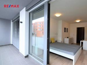 Pronájem bytu 2+kk, Praha - Kobylisy, Čumpelíkova, 64 m2