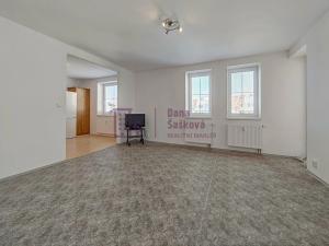 Pronájem bytu 2+1, Jindřichův Hradec, Kosmonautů, 57 m2