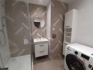 Pronájem bytu 3+kk, Praha - Kamýk, Papírníkova, 61 m2