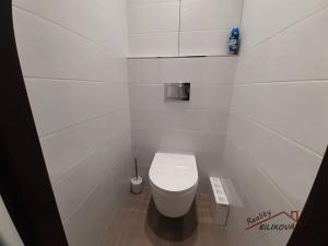 Pronájem bytu 3+kk, Praha - Kamýk, Papírníkova, 61 m2
