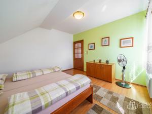 Prodej bytu 3+1, Karlovy Vary - Tašovice, 132 m2