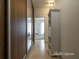 Pronájem bytu 2+kk, Praha - Hrdlořezy, Učňovská, 54 m2