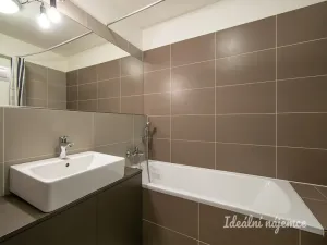Pronájem bytu 2+kk, Praha - Hrdlořezy, Učňovská, 54 m2