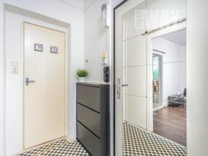 Prodej bytu 2+1, Praha - Miškovice, Polabská, 49 m2