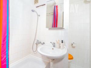 Prodej bytu 2+1, Praha - Miškovice, Polabská, 49 m2