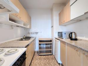 Pronájem bytu 1+kk, Praha - Smíchov, Štefánikova, 39 m2