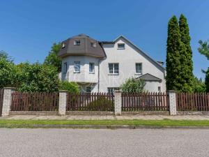 Prodej rodinného domu, Praha, Poděbradova, 206 m2